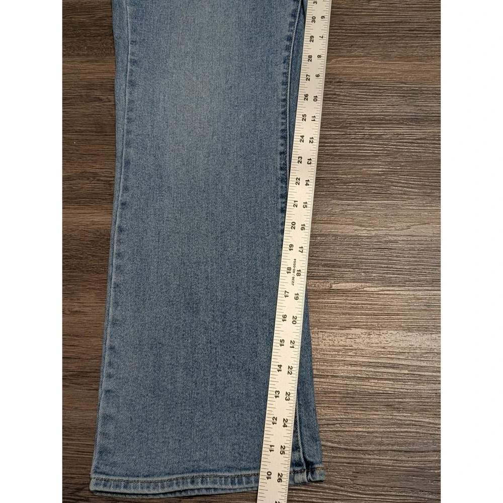 Levis High Waisted Crop Flare Jeans Light Wash Blue Denim A0967-0000‎ Size 31x27